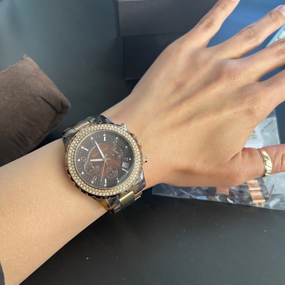 Michael Kors Tortoise Shell Watch - Picture 4 of 8